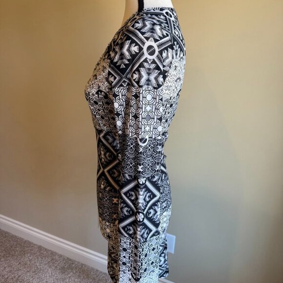 Guilty shirt top geometric design flared bell sleeves bedazzled with glass beads - Picture 5 of 12